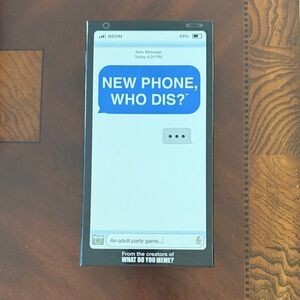 What Do You Meme? New Phone, who Dis? Card Game